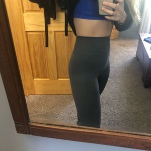 Gray Lululemon gray Tights, size small / 4